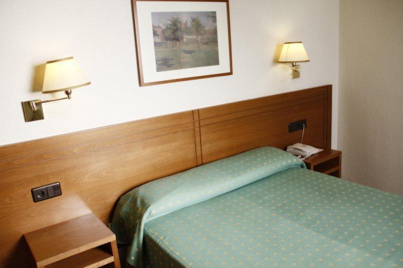Hotel Yit Conquista De Toledo Kültér fotó